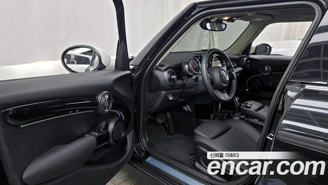Mini Cooper 2023 — photo 13