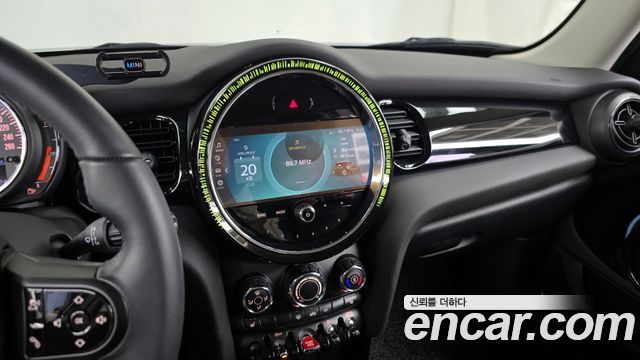 Mini Cooper 2023 — photo 20