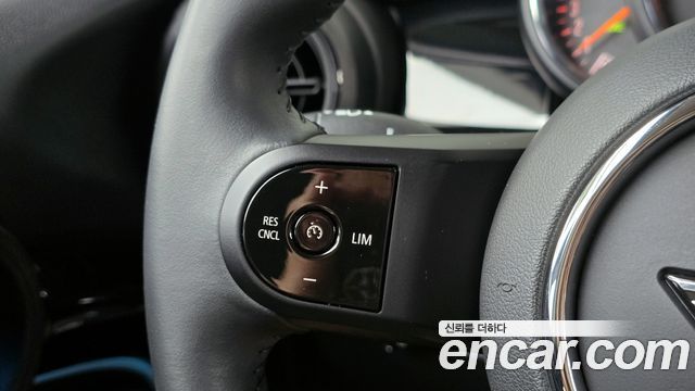 Mini Cooper 2023 — photo 24