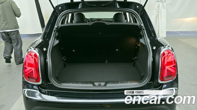 Mini Cooper 2023 — photo 26