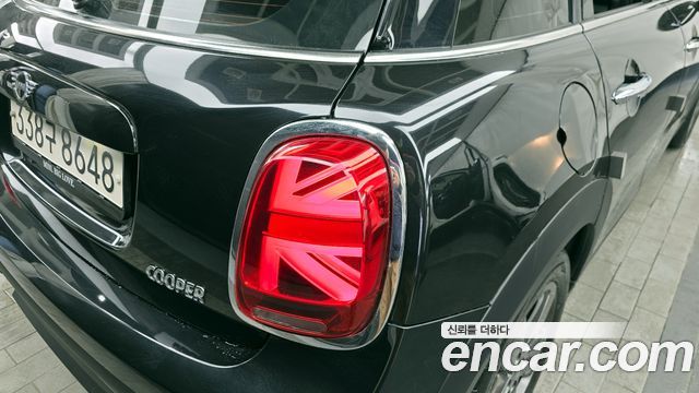 Mini Cooper 2023 — photo 9