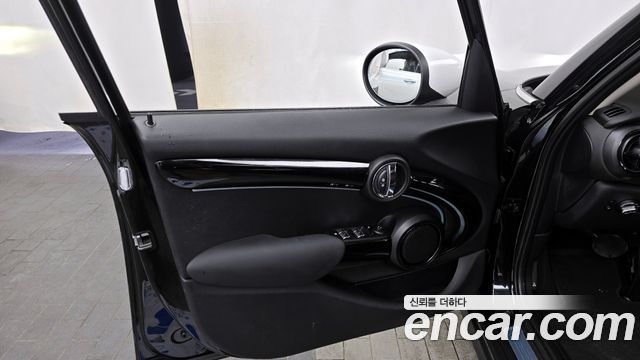 Mini Cooper 2023 — photo 14