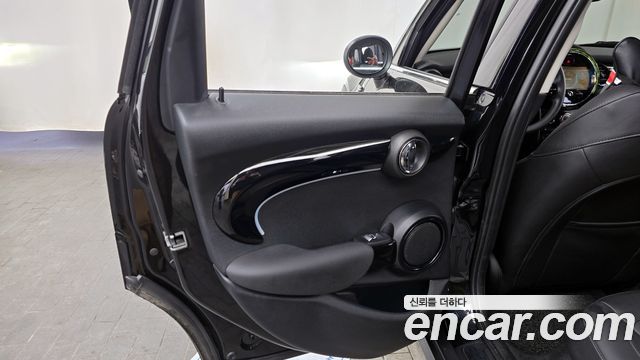 Mini Cooper 2023 — photo 15