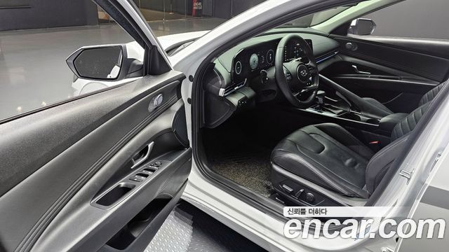 Hyundai AVANTE 2021 — photo 13