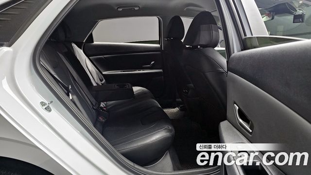 Hyundai AVANTE 2021 — photo 17