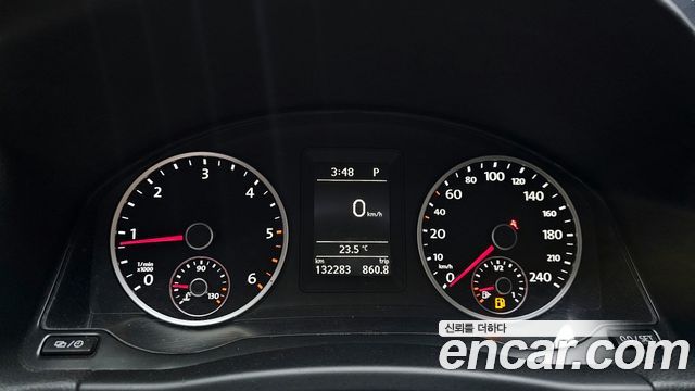 Volkswagen Tiguan 2015 — photo 8