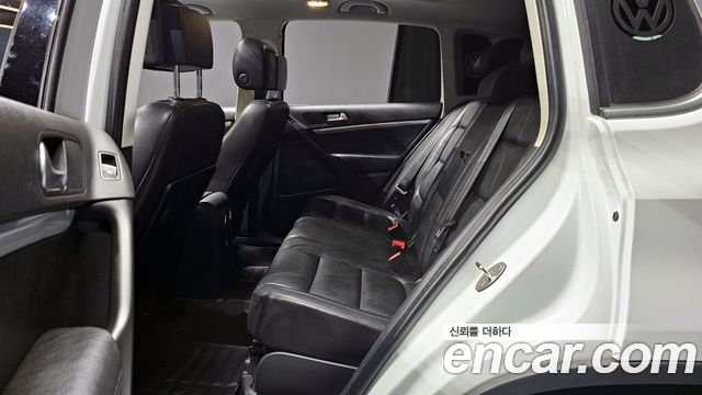 Volkswagen Tiguan 2015 — photo 12