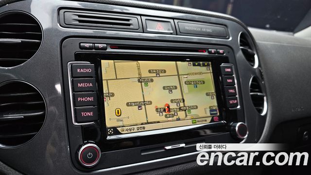 Volkswagen Tiguan 2015 — photo 13