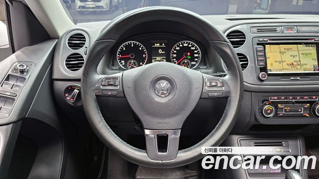 Volkswagen Tiguan 2015 — photo 15