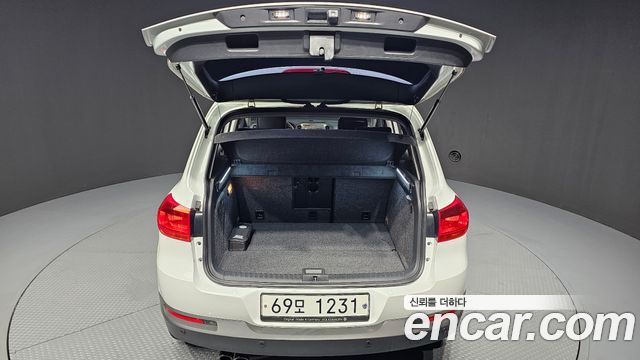 Volkswagen Tiguan 2015 — photo 19