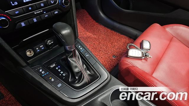 Hyundai AVANTE 2018 — photo 9