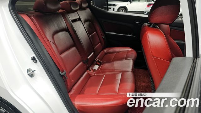 Hyundai AVANTE 2018 — photo 11