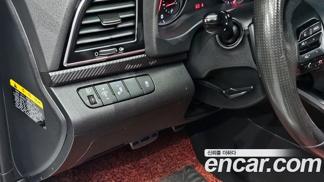 Hyundai AVANTE 2018 — photo 17