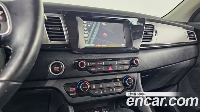 Kia Niro 2018 — photo 19