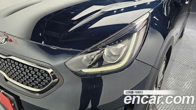 Kia Niro 2018 — photo 8