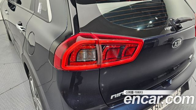 Kia Niro 2018 — photo 9