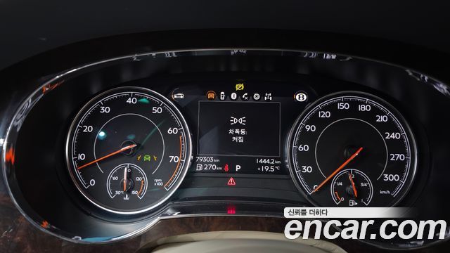 Bentley Bentayga 2017 — photo 8