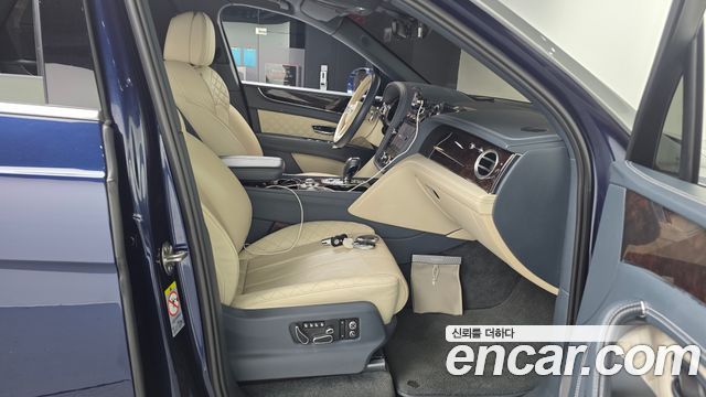 Bentley Bentayga 2017 — photo 11