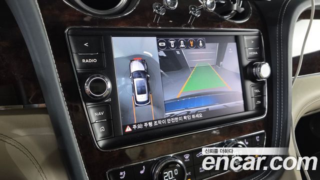 Bentley Bentayga 2017 — photo 15