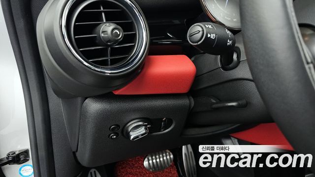 Mini Cooper 2021 — photo 29
