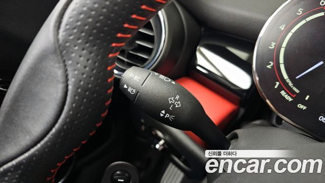Mini Cooper 2021 — photo 35
