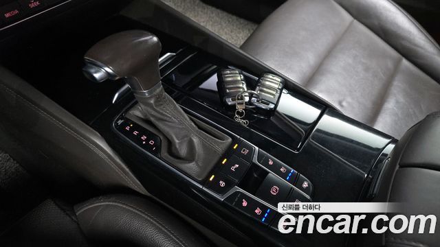 Kia K7 2017 — photo 12