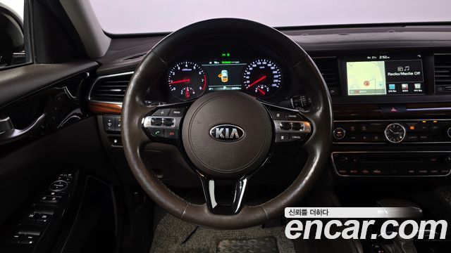Kia K7 2017 — photo 19