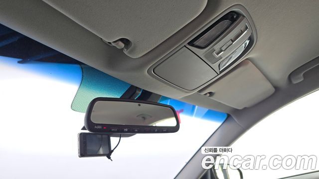 Kia K7 2017 — photo 25