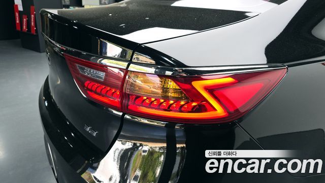Kia K7 2017 — photo 9