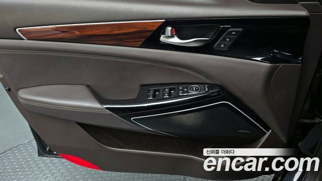 Kia K7 2017 — photo 14