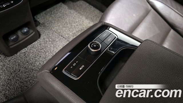 Kia K7 2017 — photo 31