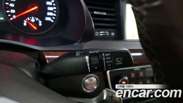 Kia K7 2017 — photo 36