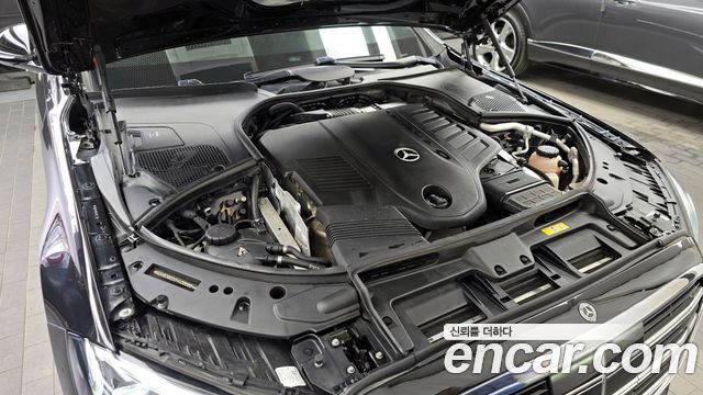 Mercedes-Benz S-Class 2022 — photo 6