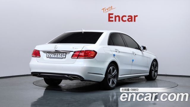 Mercedes-Benz E-Class 2016 — photo 2