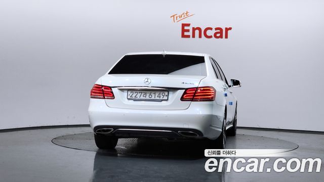 Mercedes-Benz E-Class 2016 — photo 4