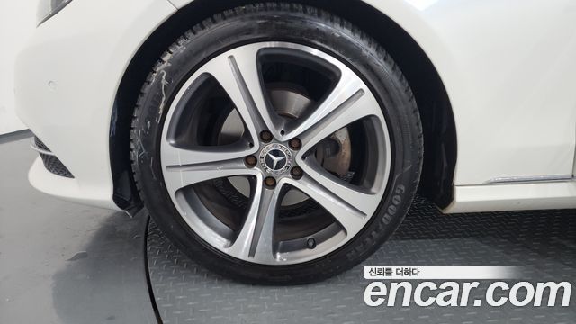 Mercedes-Benz E-Class 2016 — photo 5