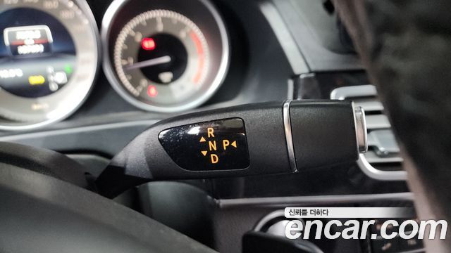 Mercedes-Benz E-Class 2016 — photo 9