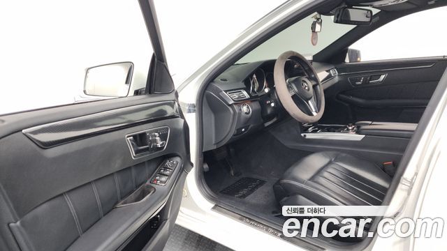 Mercedes-Benz E-Class 2016 — photo 10