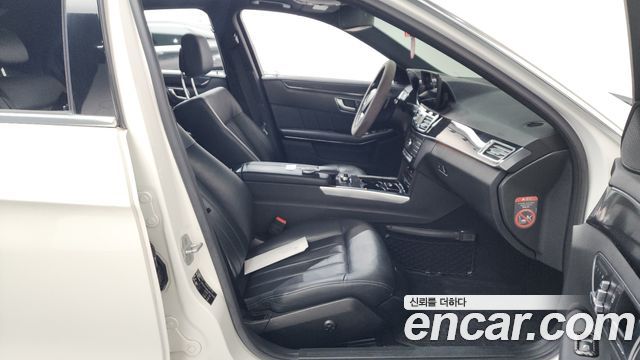 Mercedes-Benz E-Class 2016 — photo 11