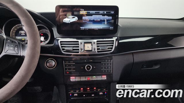 Mercedes-Benz E-Class 2016 — photo 13