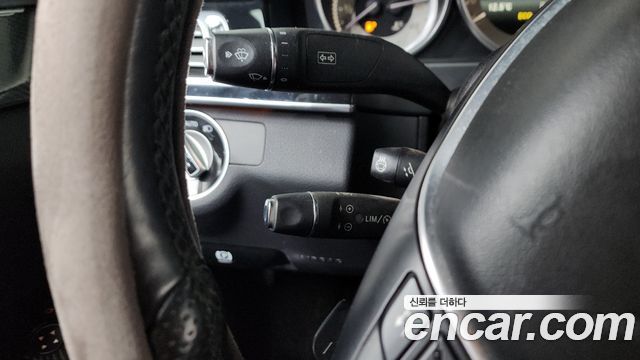 Mercedes-Benz E-Class 2016 — photo 17