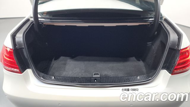 Mercedes-Benz E-Class 2016 — photo 20