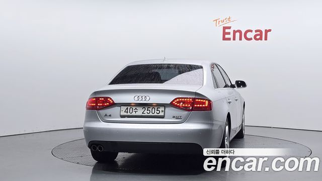 Audi A4 2010 — photo 4