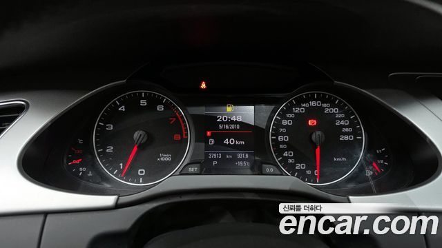 Audi A4 2010 — photo 11