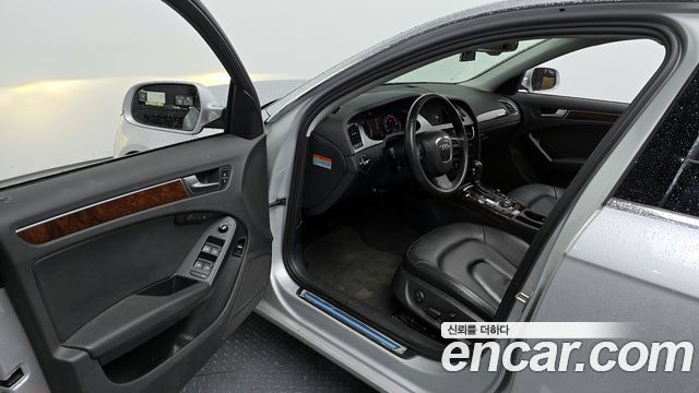 Audi A4 2010 — photo 13