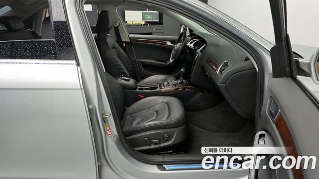 Audi A4 2010 — photo 17