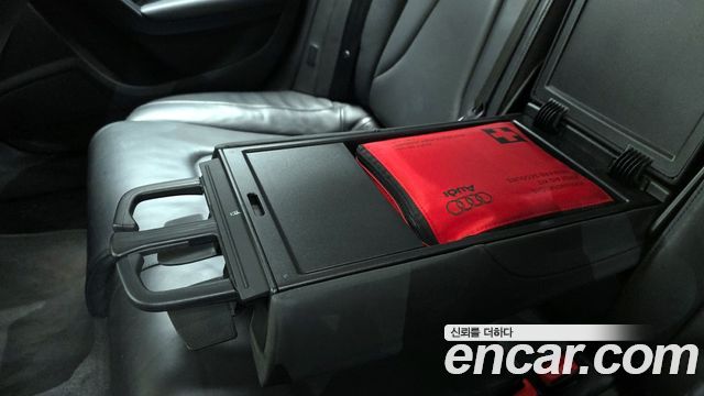 Audi A4 2010 — photo 23