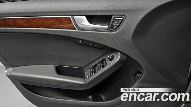Audi A4 2010 — photo 14