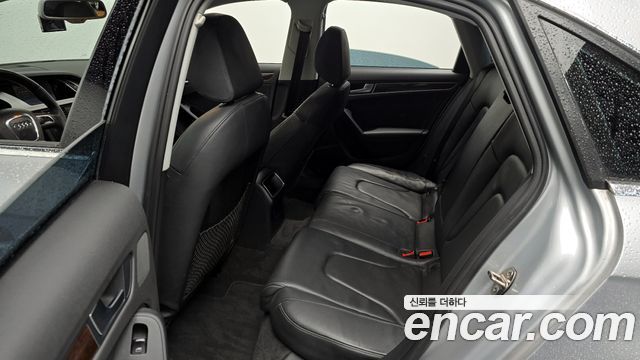 Audi A4 2010 — photo 27