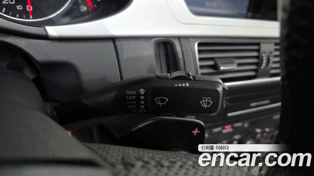 Audi A4 2010 — photo 28